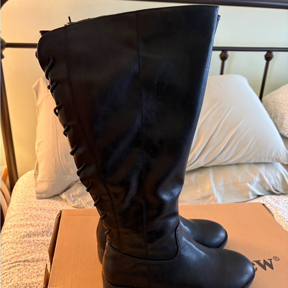 Comfortview Black Lace Up Boots with Matte Finish